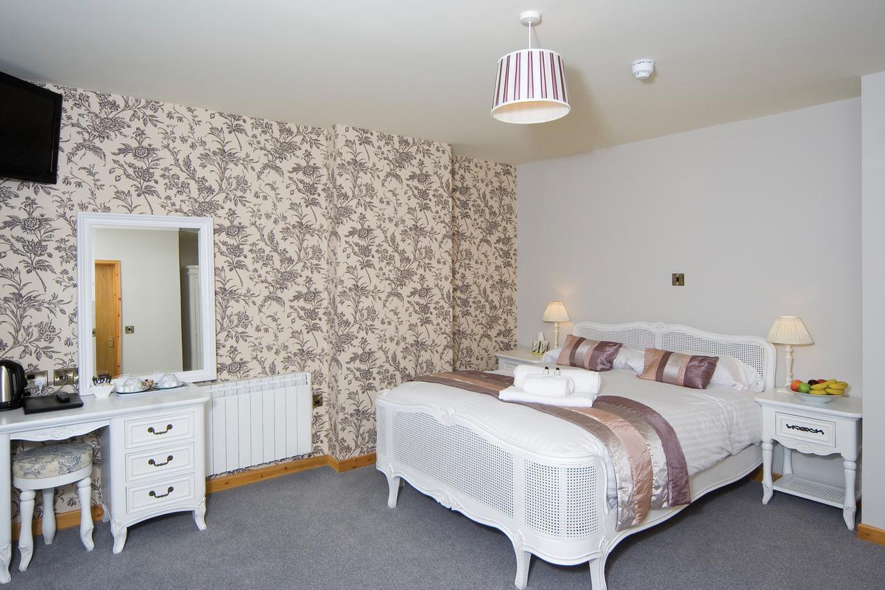 The Elephant & Castle Hotel Ньютаун Экстерьер фото