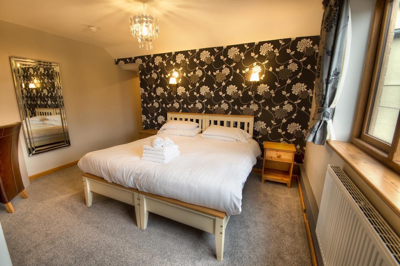 The Elephant & Castle Hotel Ньютаун Экстерьер фото