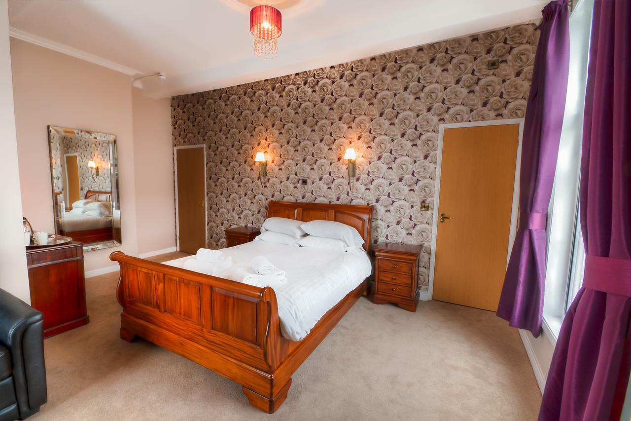The Elephant & Castle Hotel Ньютаун Экстерьер фото