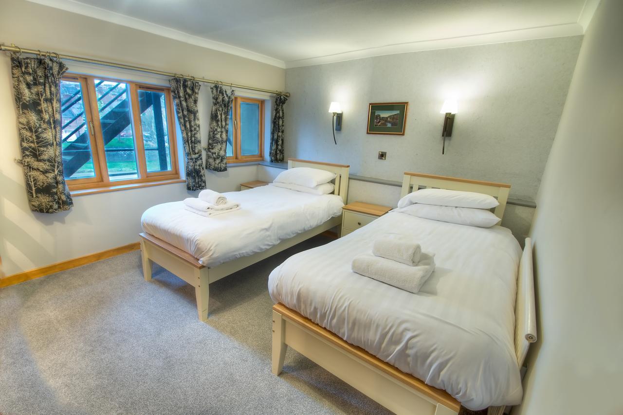 The Elephant & Castle Hotel Ньютаун Экстерьер фото