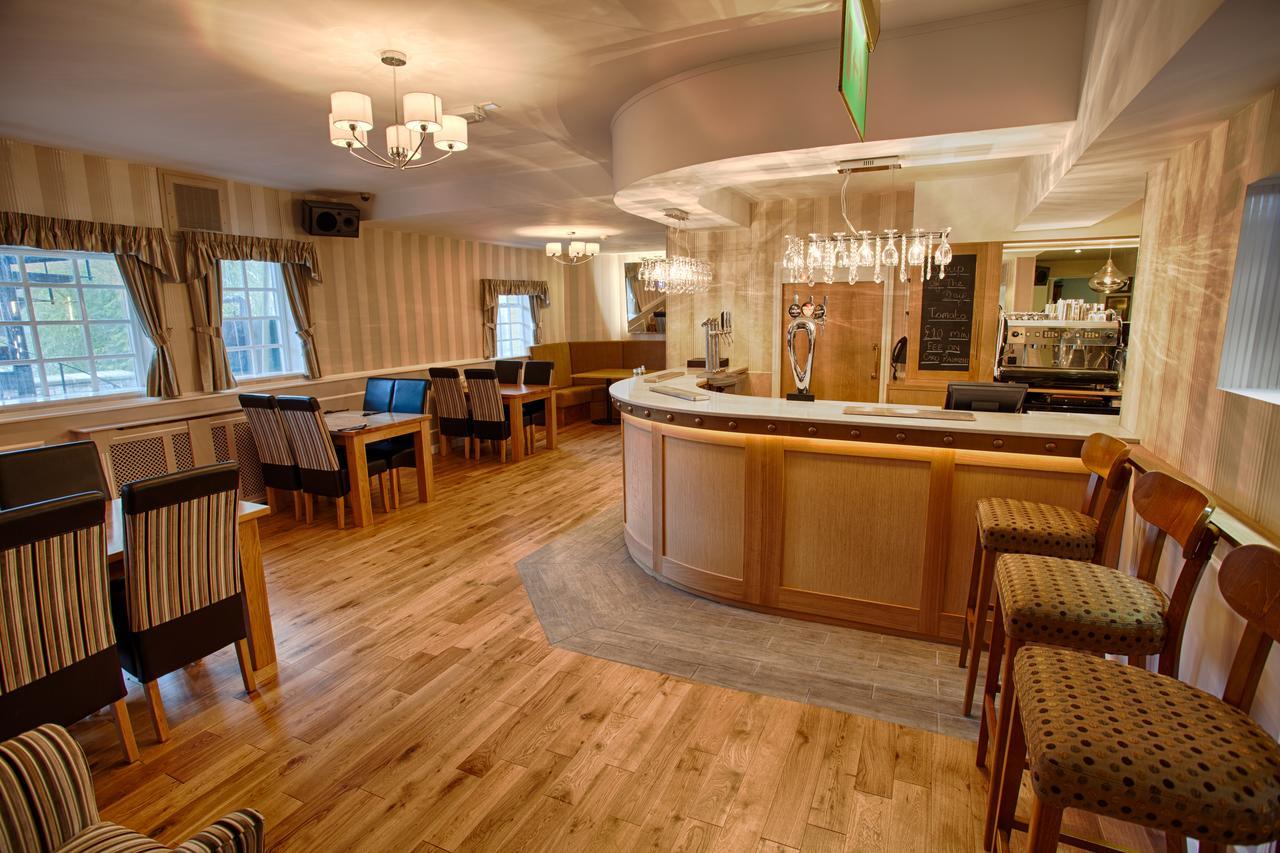 The Elephant & Castle Hotel Ньютаун Экстерьер фото